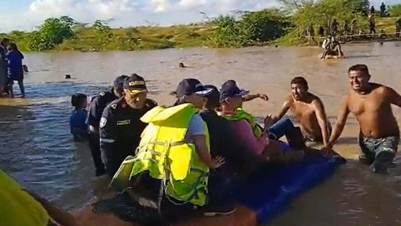 Gustavo Petro visitó las zonas afectadas de La Guajira por el paso del huracán Julia.