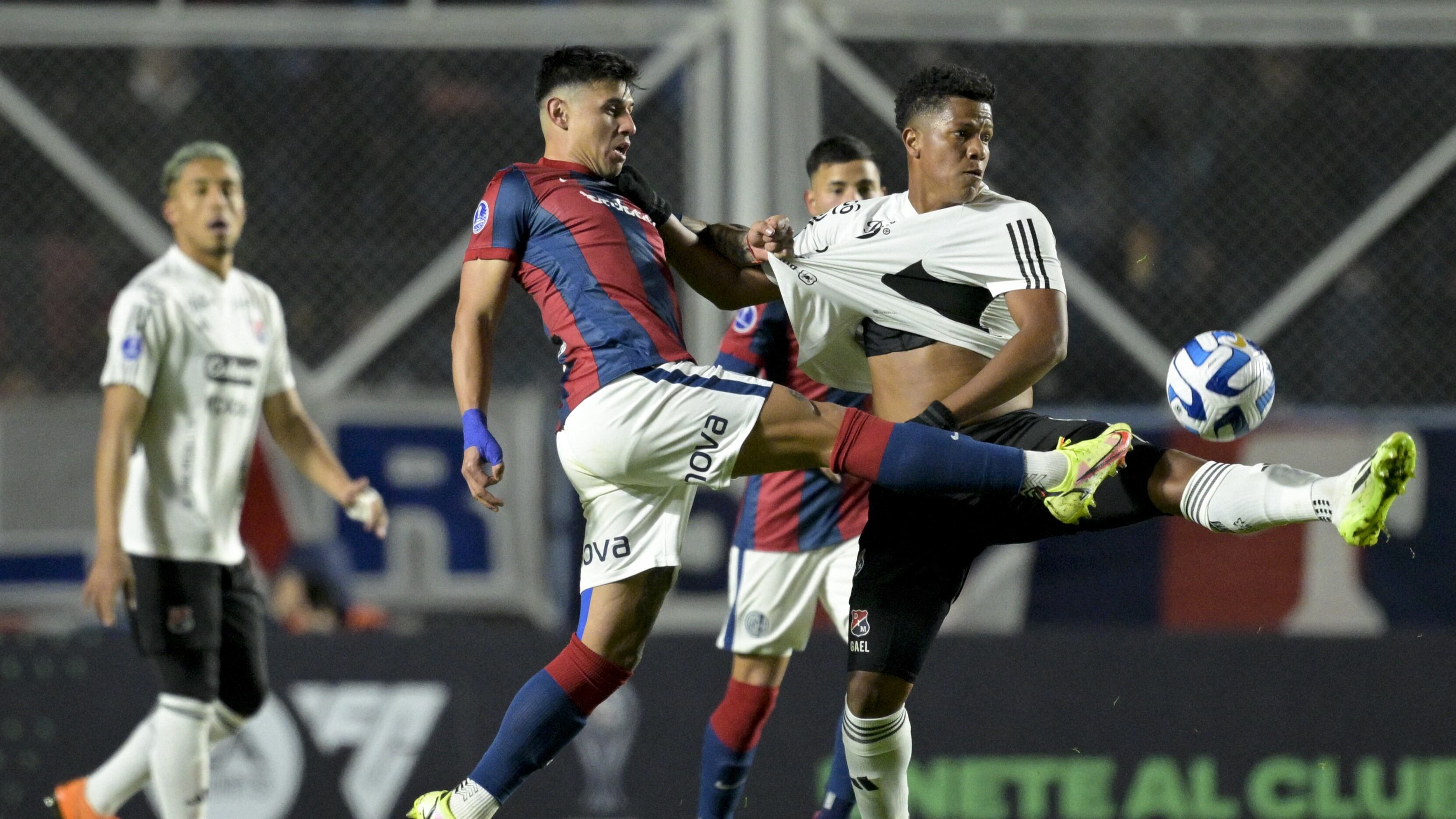 Adam Bareiro fue la gran figura de San Lorenzo en Copa Sudamericana, ante Independiente Medellín