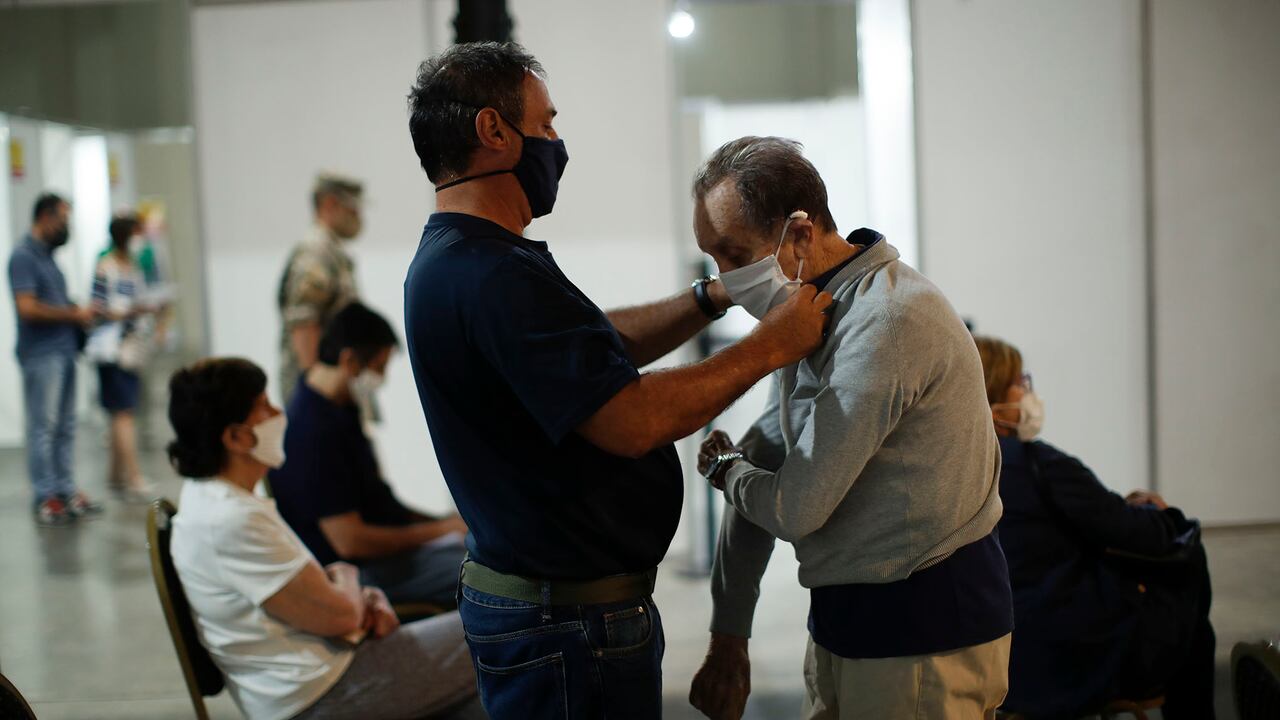 El pasado 20 de diciembre hubo 5.337 infecciones; desde entonces los casos han aumentado sin parar y se observan enormes filas de personas queriendo hacerse la prueba.