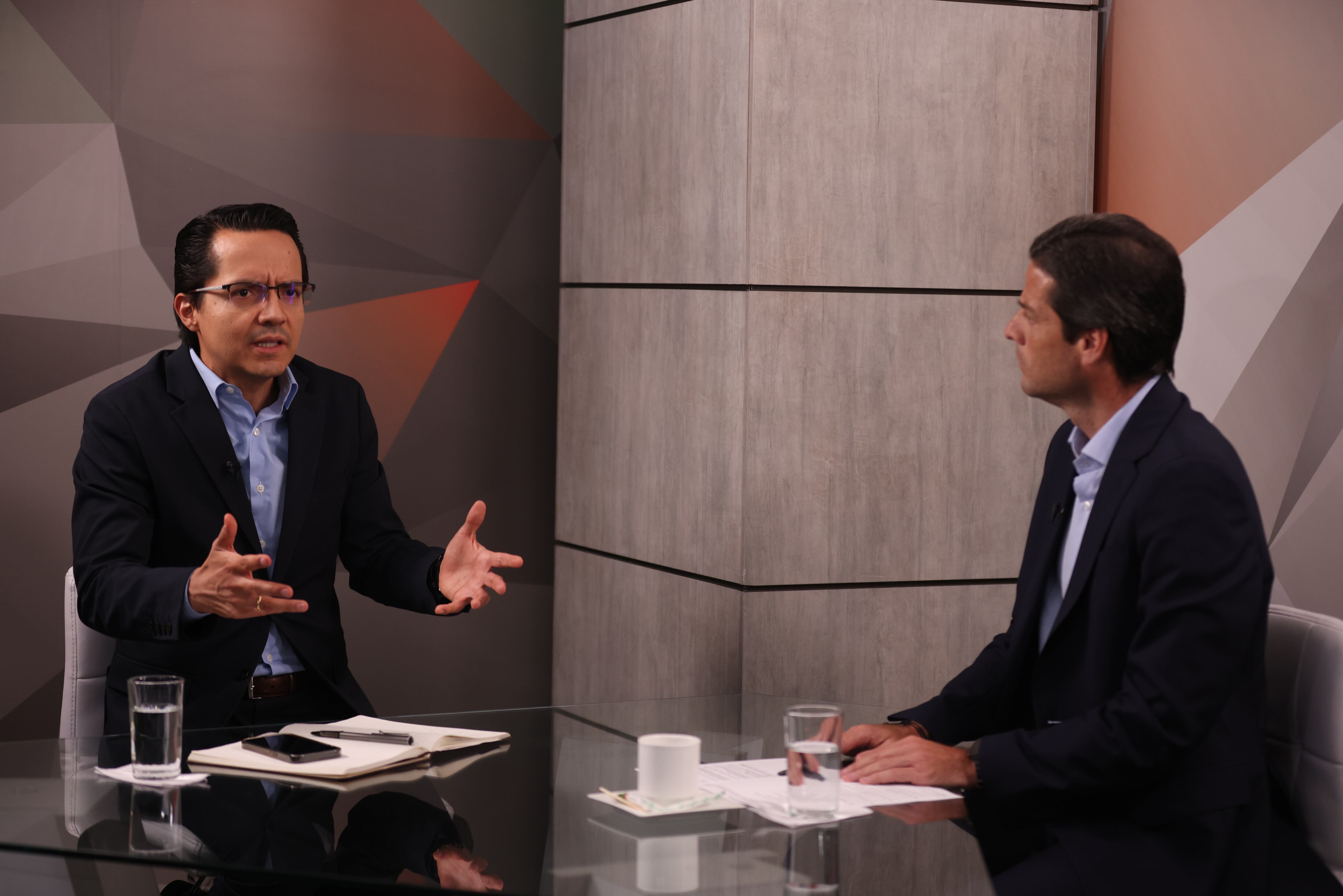 El Debate Yesid Lancheros, director de Semana,  entrevista al senador Mauricio Gómez Amín.