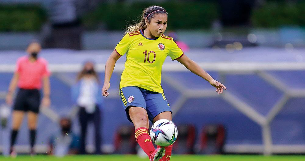 Leicy María Santos Herrera ​ es una futbolista colombiana que juega con el Atlético de Madrid y la Selección femenina de fútbol de Colombia en la posición de Volante.