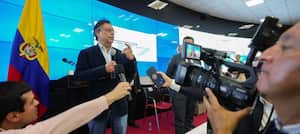 El gobierno trabaja en los decretos para atender la crisis en el Catatumbo, mientras crecen las críticas y la incertidumbre.