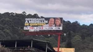 La valla de Paola Holguín contra Daniel Quintero.