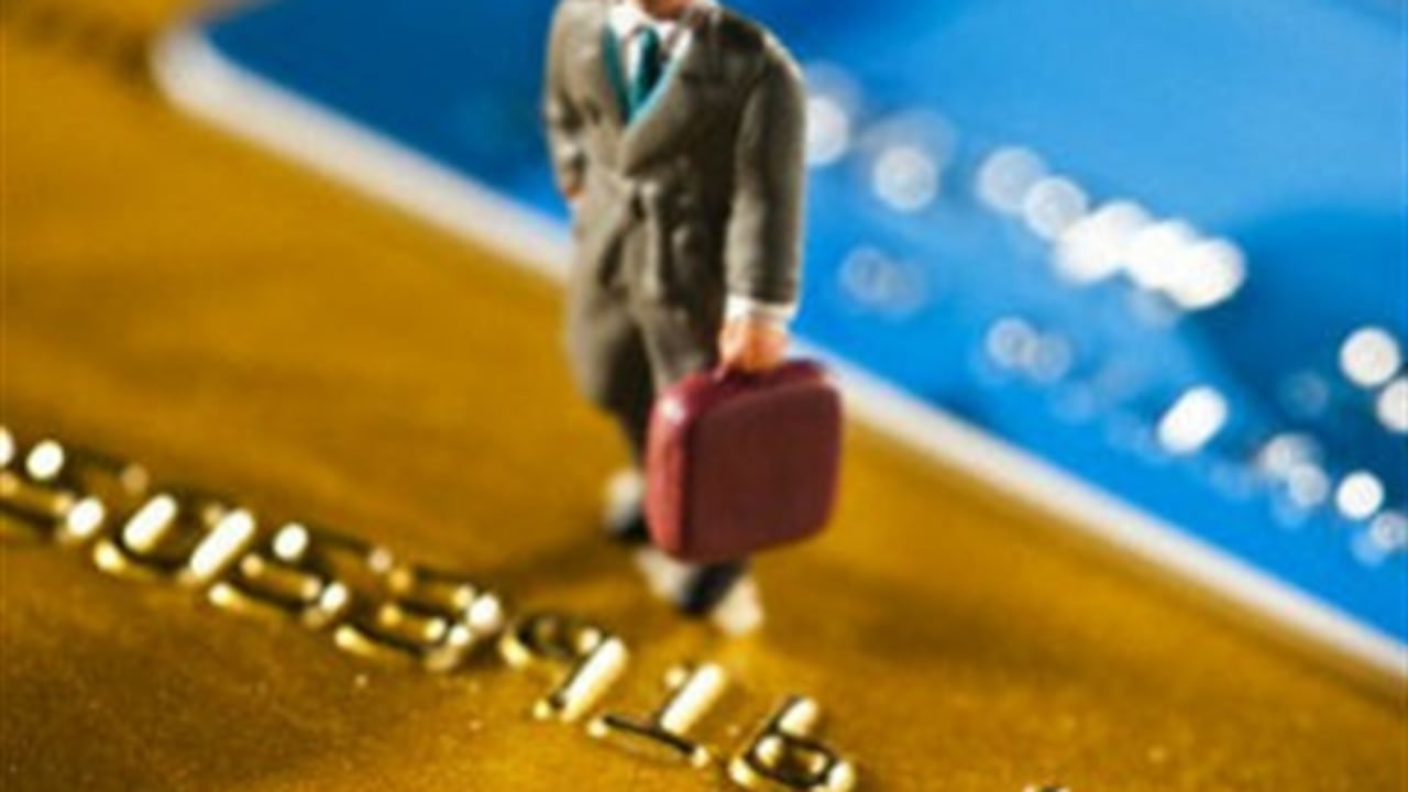 Thales ha desarrollado una tarjeta de pagos para proteger a quienes padecen algún problema visual de los fraudes o errores que puedan cometer en las tiendas.