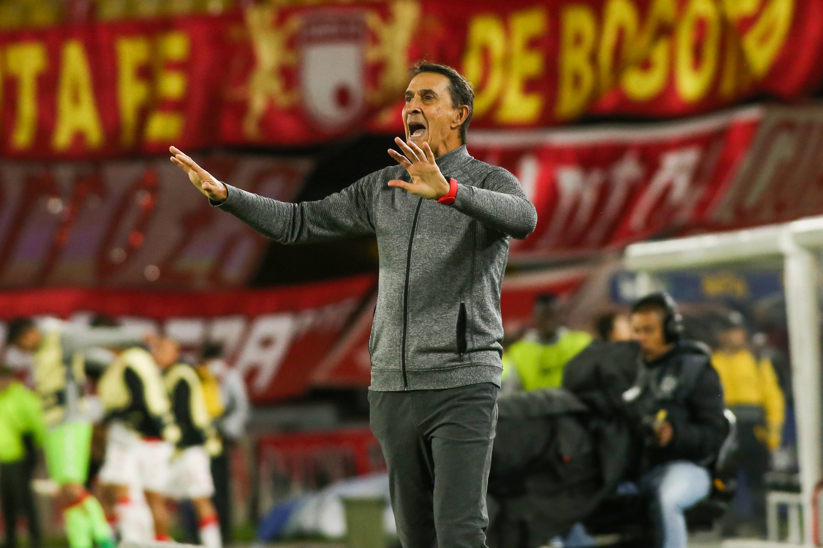 Guimaraes cumple su segundo ciclo con América.