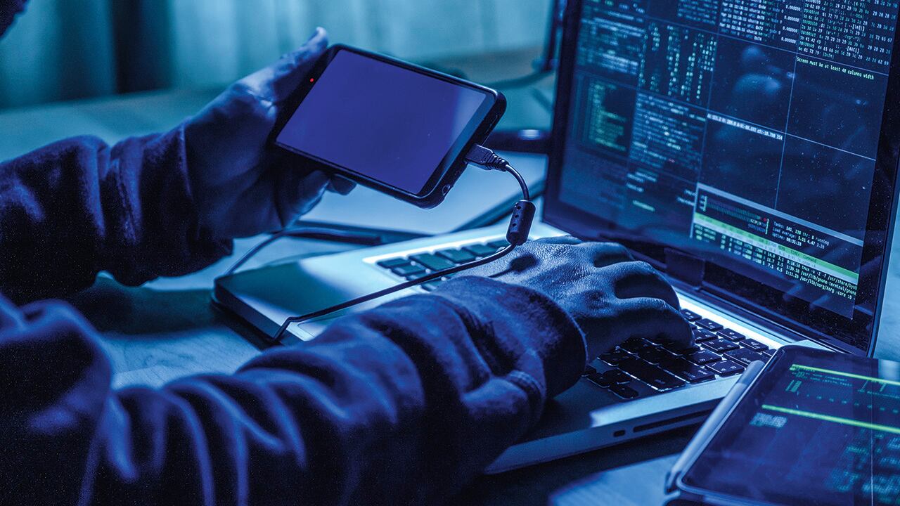 Se investigan las presuntas chuzadas de el caso de Nicolás Petro. 