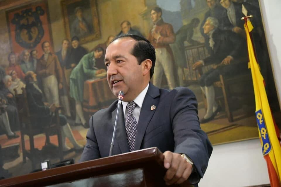 El concejal Emel Rojas, denunció que cada día se presentan en promedio 3 presuntos casos de violencia sexual en los colegios del Distrito.