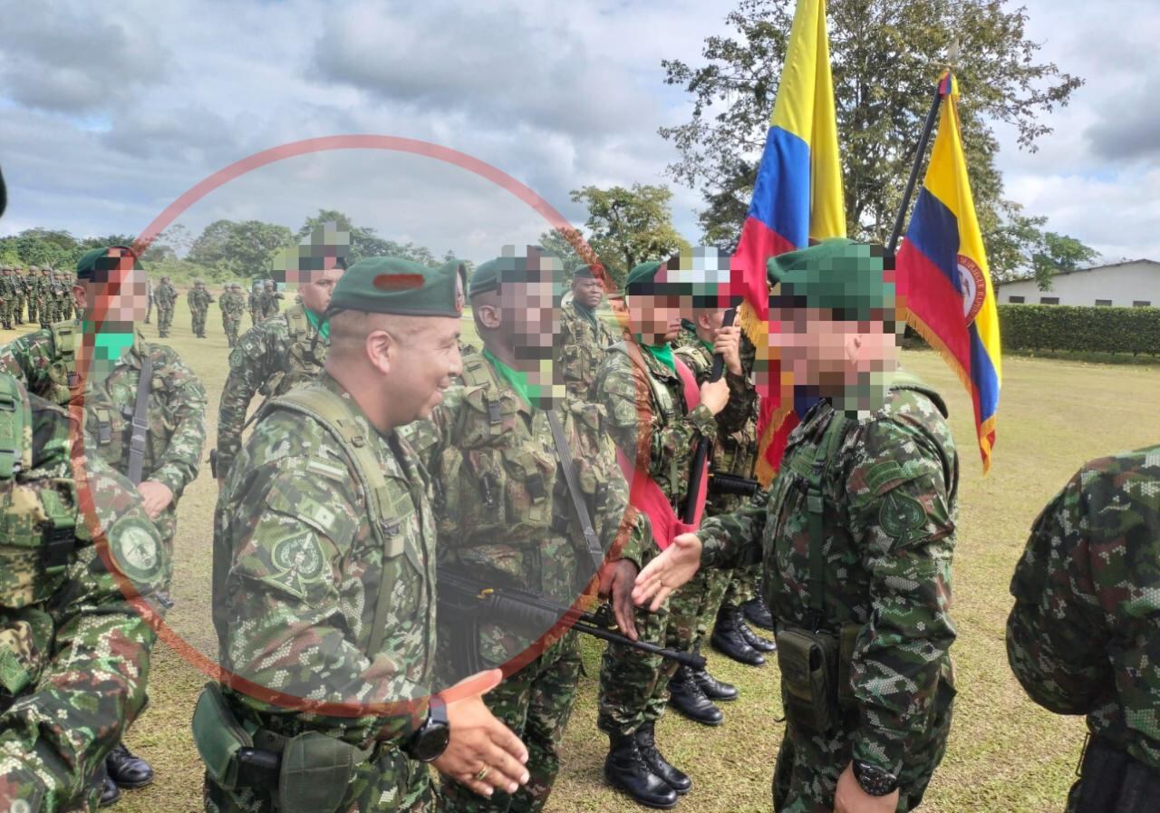 Fuentes militares confirmaron que el coronel, Juan Carlos Usagam, (círculo rojo), es el actual comandante del batallón de fuerza de despliegue rápido No. 5.