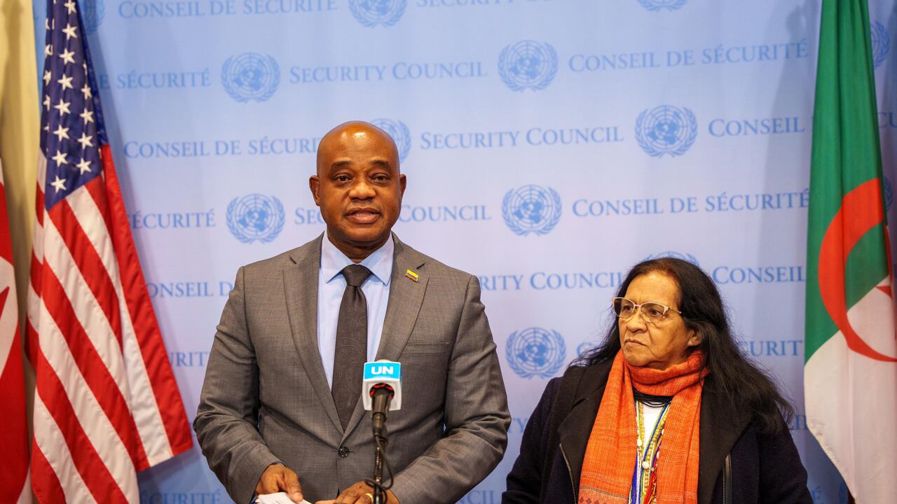 El canciller, Luis Gilberto Murillo, y la embajadora de Colombia ante la ONU, Leonor Zalabata.