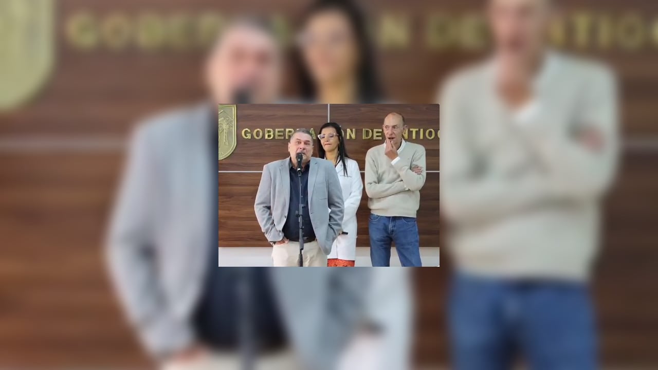 Luis Fernando Arroyave, gerente del Hospital San Rafael de Itagüí, en la rueda de prensa que ofreció