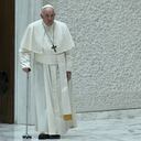 Pope Francis arrives at Paul-VI hall for an audience with nuns of Sisters Disciples of Jesus in the Eucharist on August 25, 2023 in The Vatican. (Photo by Tiziana FABI / AFP)
