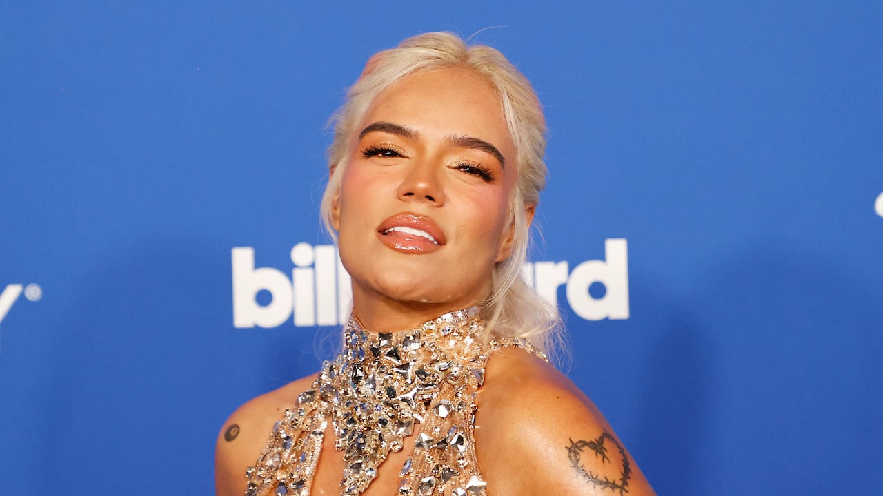 Karol G brilló en un evento especial de los Billboard (Photo by Michael Tran / AFP)