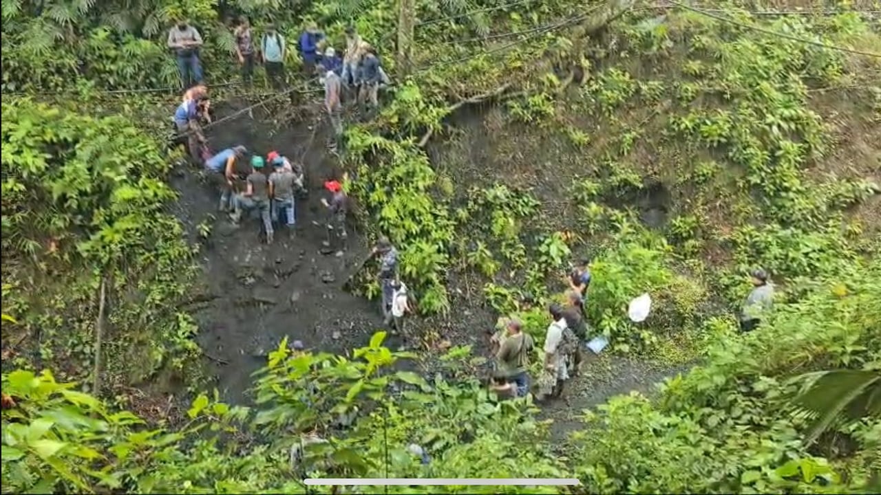 Esta imagen corresponde a otra incursión ilegal en la mina El Aguardiente de la misma empresa, en el mes de marzo de 2025.