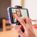 Grabación de video con un celular. Imagen de referencia.