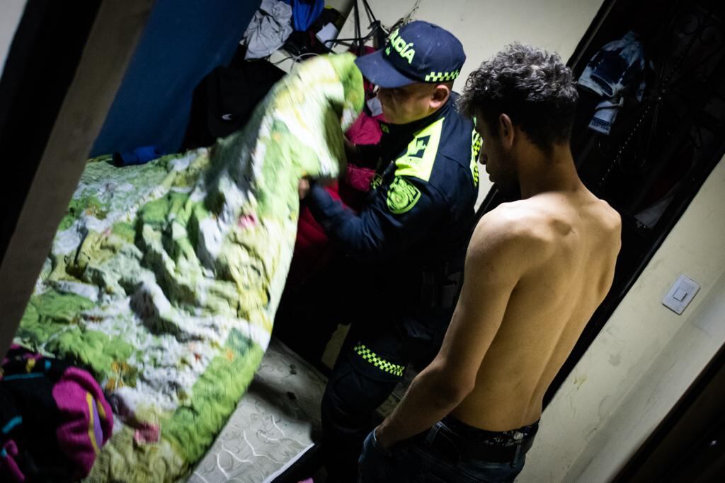 Juzgado fue usado para armar tremenda rumba en Bogotá: más de 500 personas, entre ellos menores, fueron descubiertas