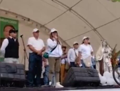 Durante cierre de campaña, una camioneta atropelló a varias personas.