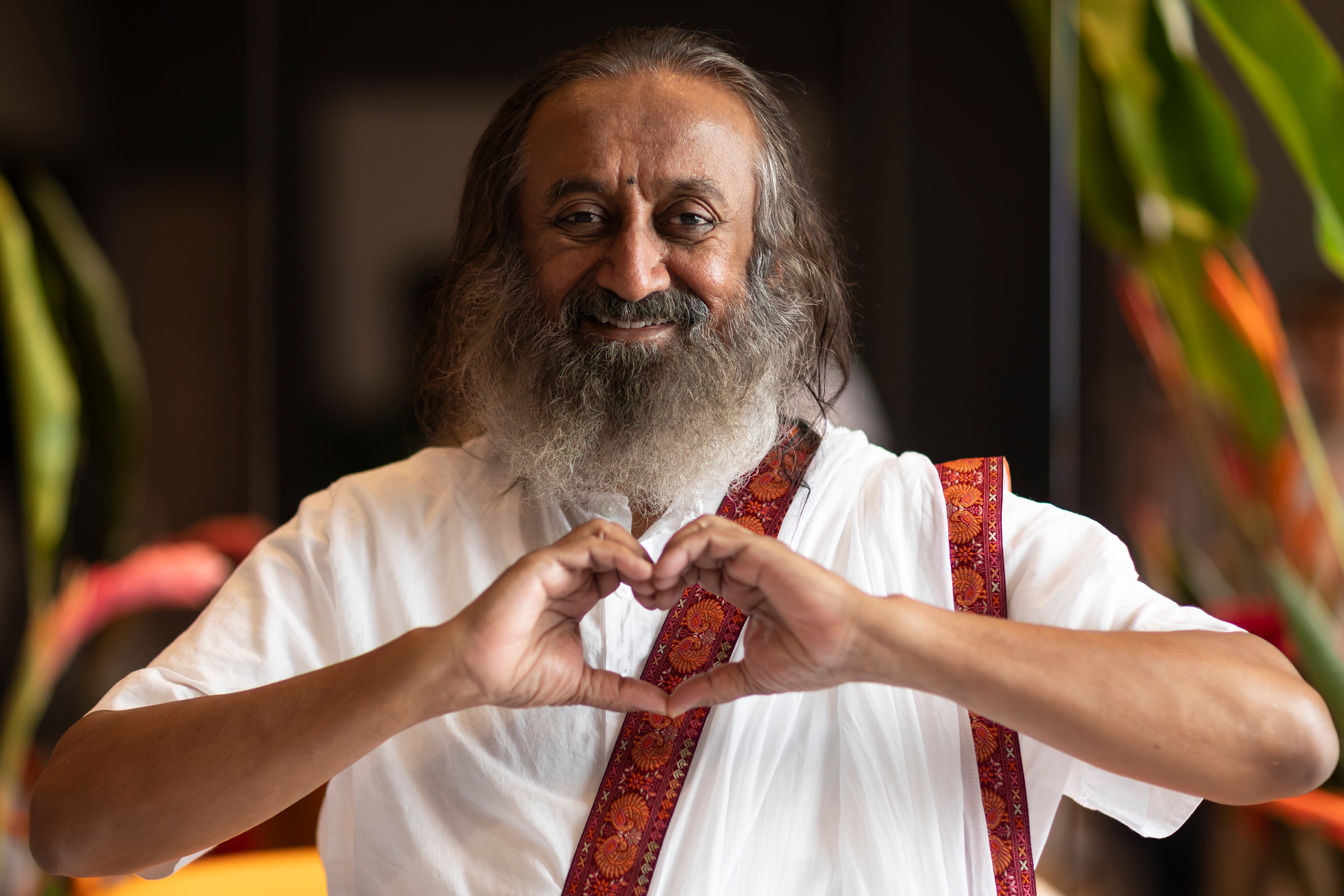 Gurudev Sri Sri Ravi Shankar es un líder espiritual humanitario mundial y embajador de paz.
Día mundial del Yoga