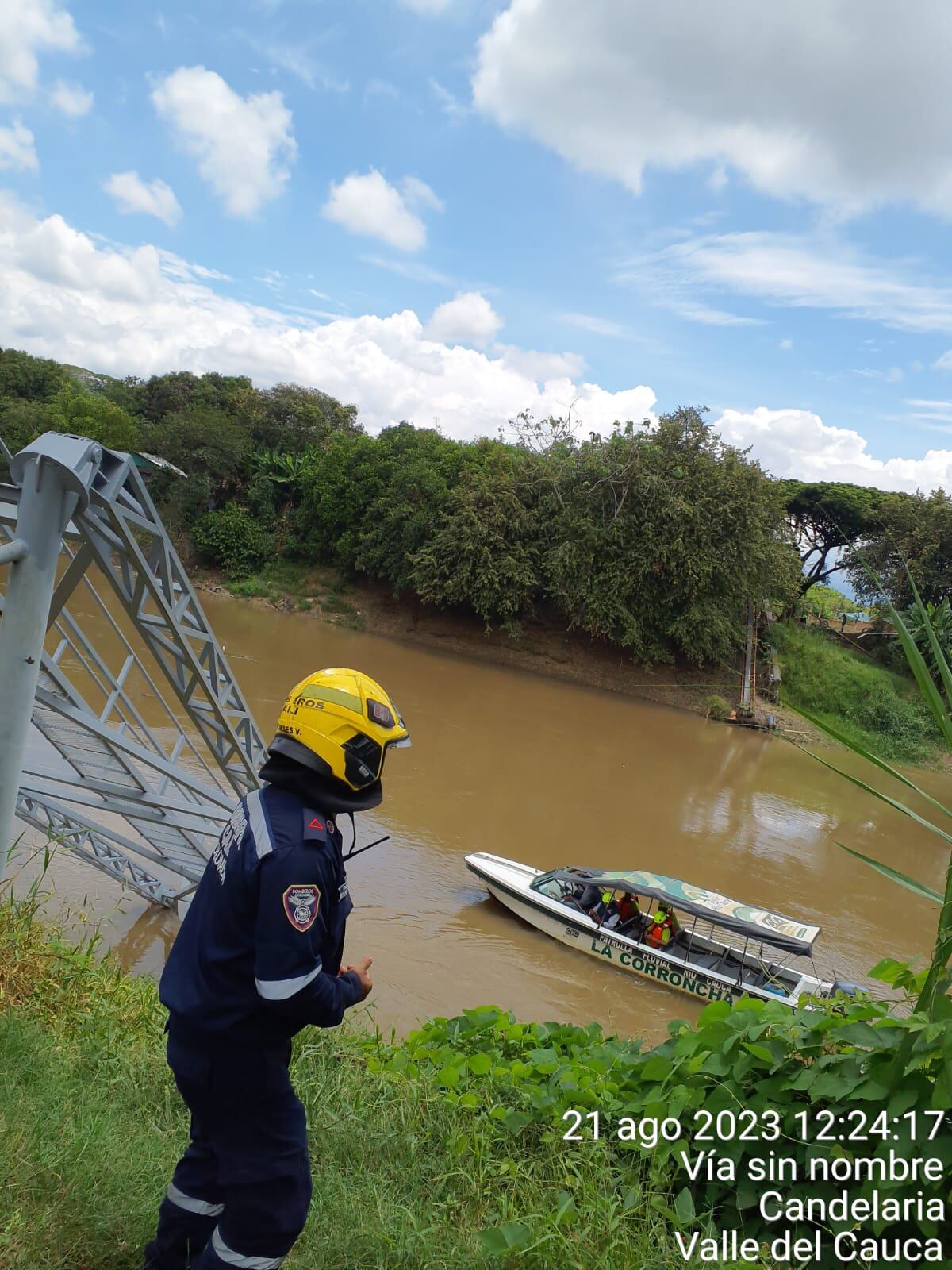 Bomberos de Cali buscan un cuerpo