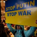 Ciudadanos de Ucrania piden que se detenga el conflicto bélico