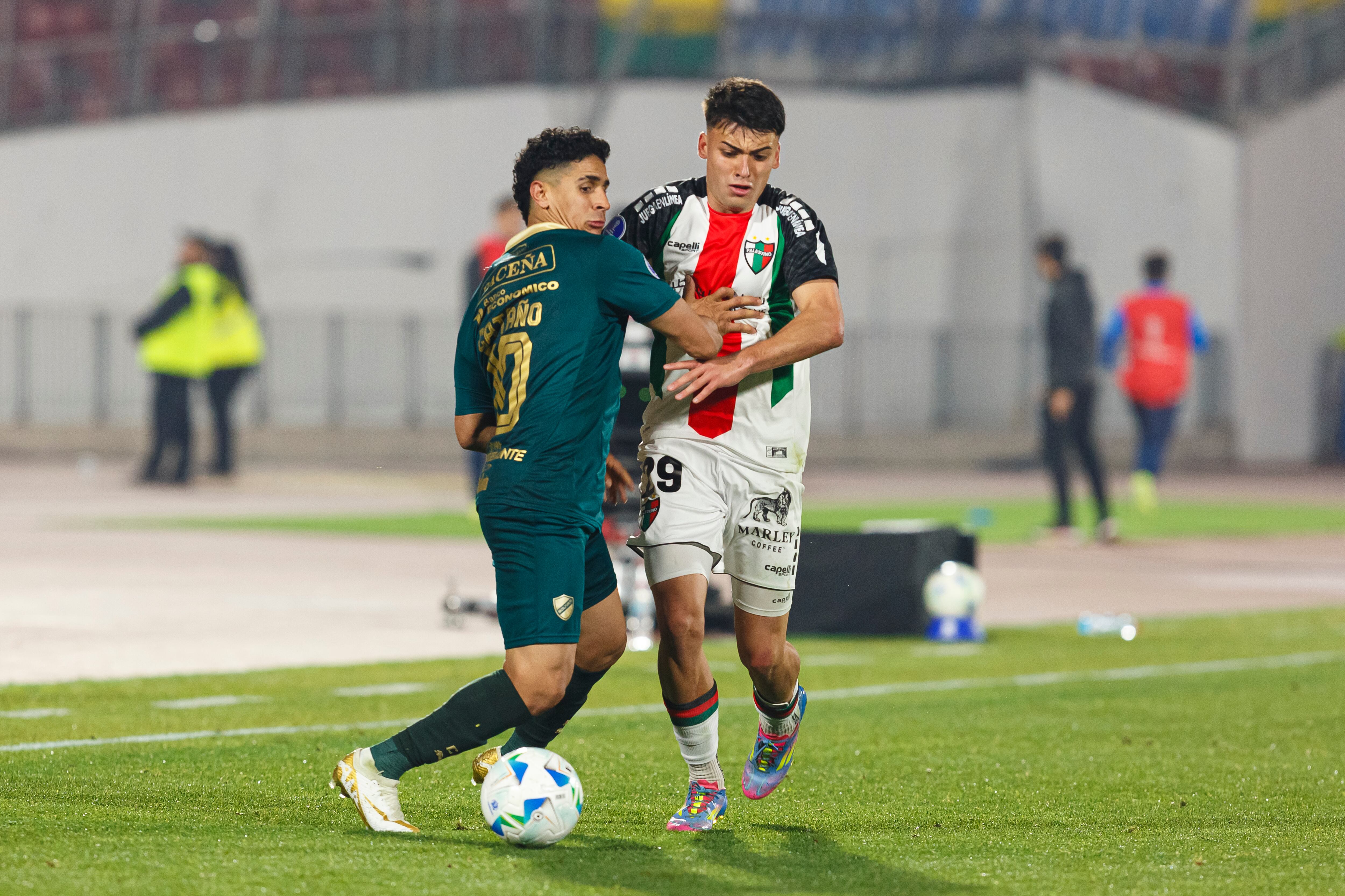 Daniel Cataño contra Palestino de Chile en la Copa Sudamericana.