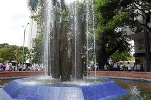Después de muchos meses sin servicio, entró en función la fuente de la Plazoleta del Correo o Avianca como es conocido este lugar.