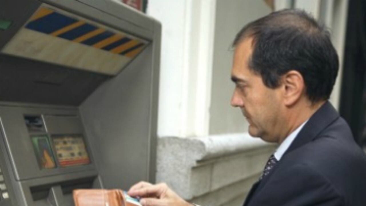 Al cierre del noviembre de 2014 sólo dos entidades en el país registran pérdidas, estas son el Banco Santander con $10.268 millones y Procredit con $12.306 millones.