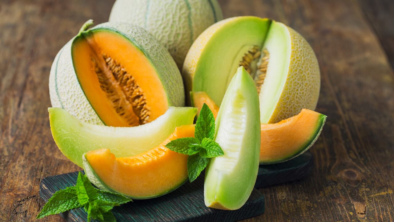 El melón contiene potasio, un antiácido natural de alto poder y magnesio, que brinda soporte al sistema inmunitario.