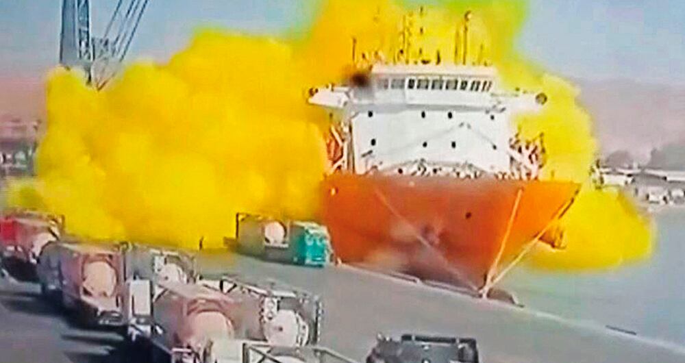 Imagen de la explosión en el puerto en Jordania.