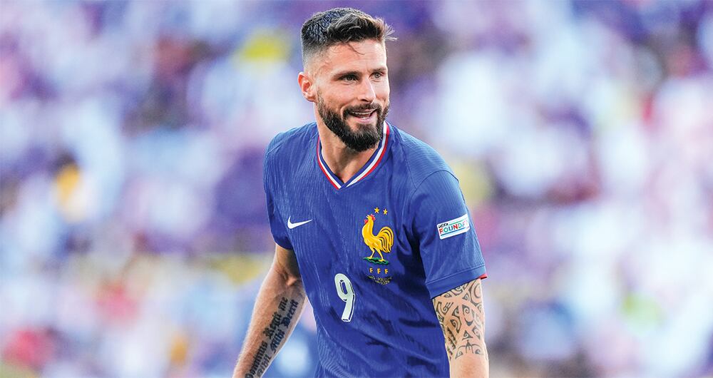   Olivier Giroud juega como delantero en Los Ángeles F. C., de la MLS en los Estados Unidos. Tiene 37 años y un título con Francia.