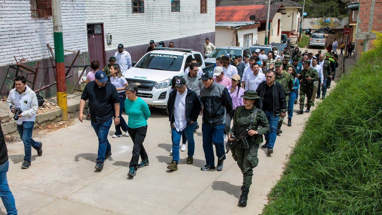 La alcaldesa Claudia López, y los gobernadores de Cundinamarca, Nicolás García; y del Meta, Juan Guillermo Zuluaga, iniciaron recorrido por el corredor de Sumapaz.