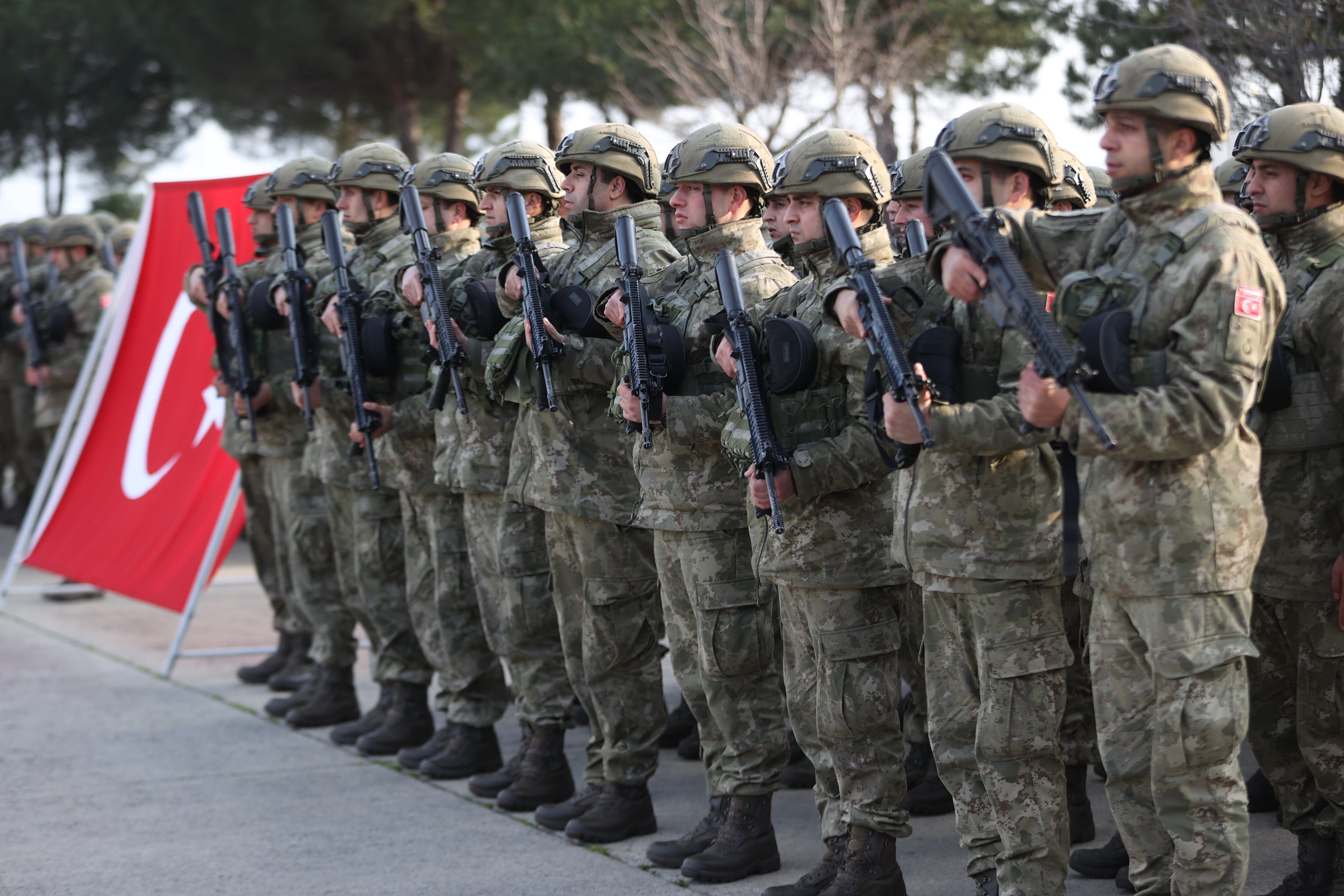 : Se celebra una ceremonia de bienvenida para el personal del 66.º Comando de la Brigada de Infantería Mecanizada, que viajó a Alemania como parte del ejercicio Steadfast Dart 2026, en Tekirdag, Turquía, el 27 de febrero de 2026.