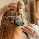 Canas: ¿Cómo cubrirlas de manera natural con tintes caseros?