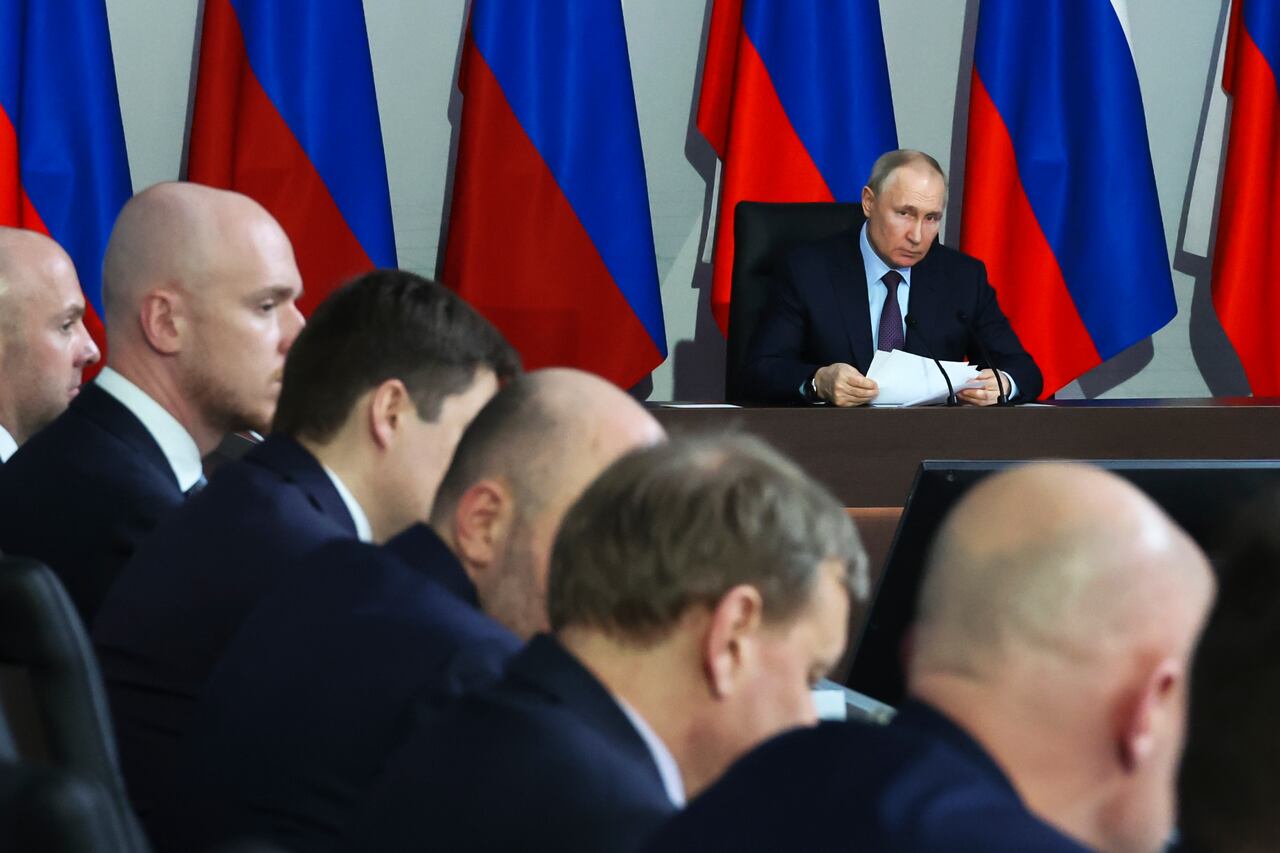 El presidente Vladimir Putin firma una serie de leyes sobre condenas por traición a la patria y ciudadanía a militares extranjeros