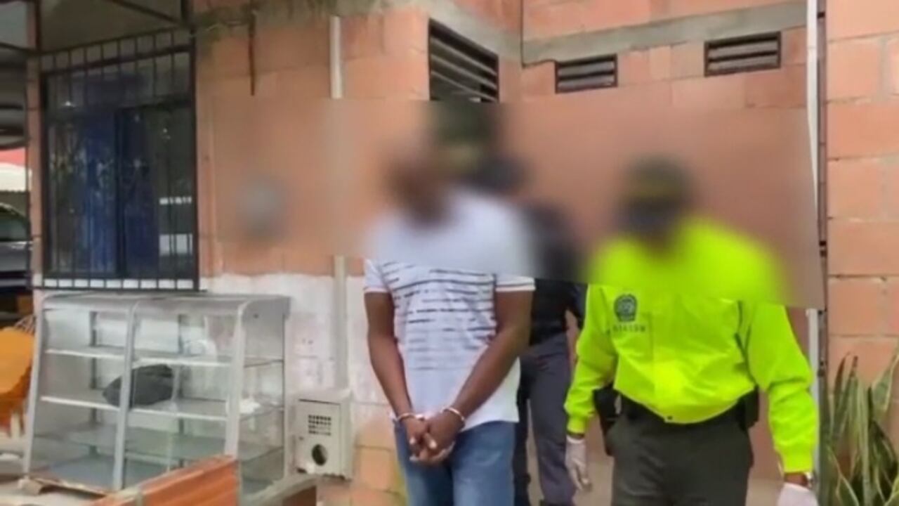 En las últimas horas capturaron a un profesor de una institución educativa del municipio de Apartadó, Urabá antioqueño.