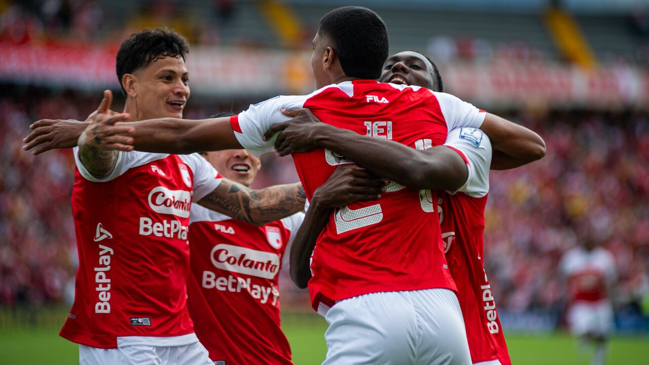 Independiente Santa Fe celebra gol en El Campín