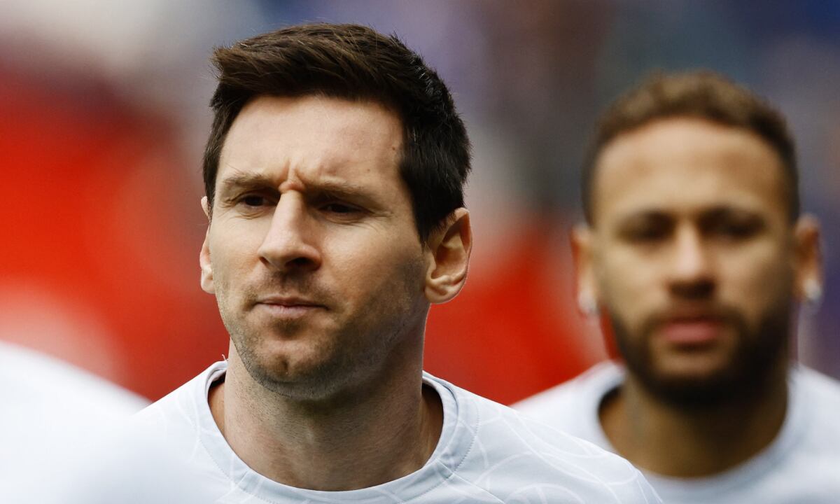 Soccer Football - Ligue 1 - Paris St Germain v Lille - Parc des Princes, Paris, France - February 19, 2023 Paris St Germain's Lionel Messi during the warm up before the match REUTERS/Sarah Meyssonnier