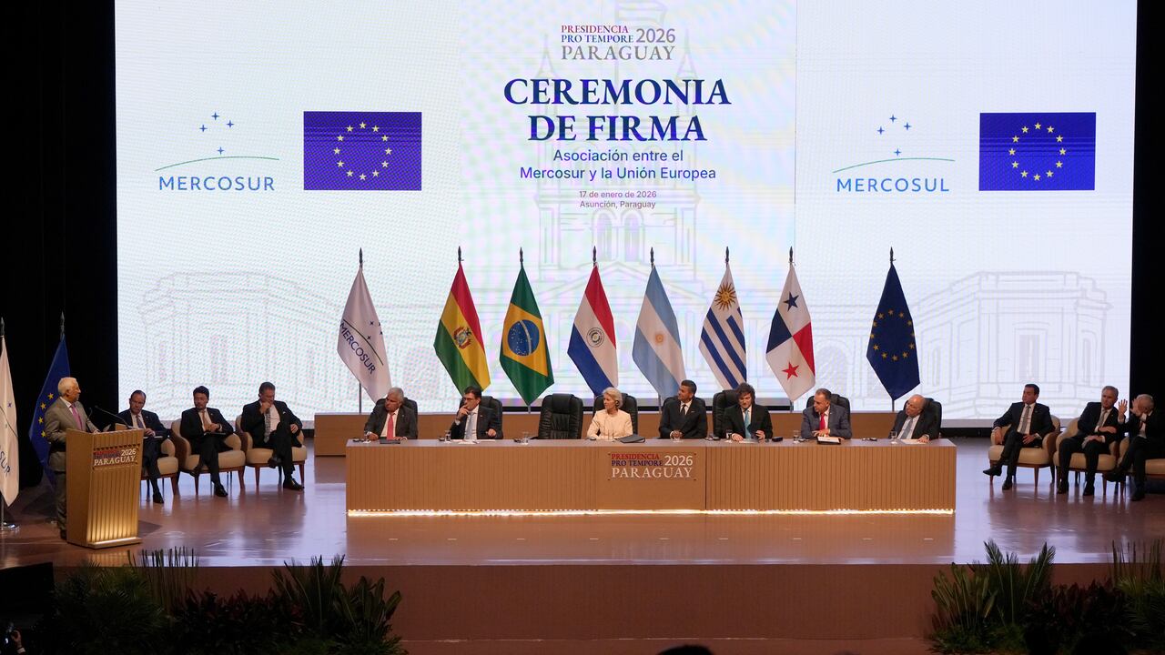 Reunión para firmar un acuerdo de libre comercio entre la Unión Europea y el Mercosur en Asunción, Paraguay.