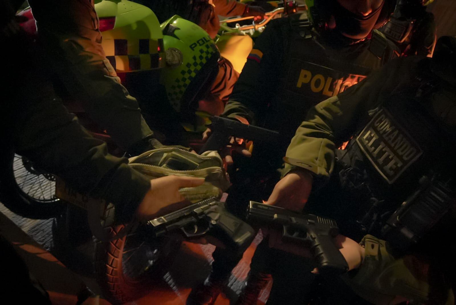 Se incautaron 54 armas cortopunzantes y tres armas de letalidad reducida o traumáticas