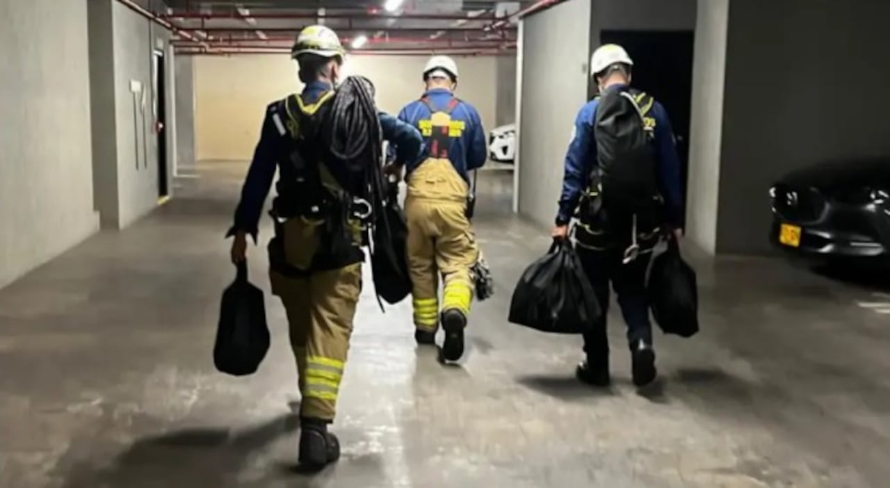 Rescatistas en Rionegro.