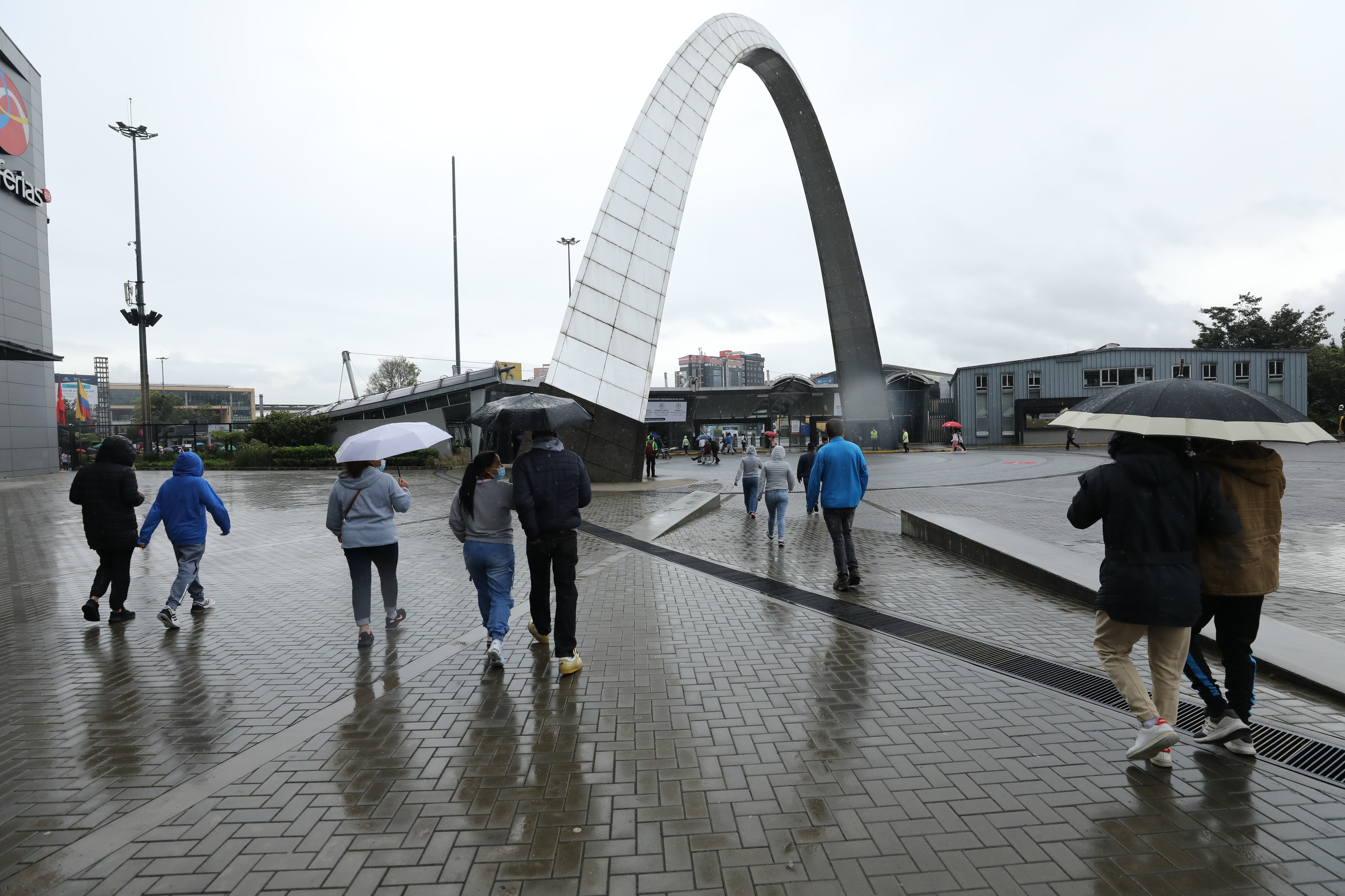 Corferias votaciones, filas, gente