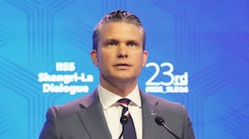 El secretario de defensa estadounidense, Pete Hegseth, en un foro en Singapur.