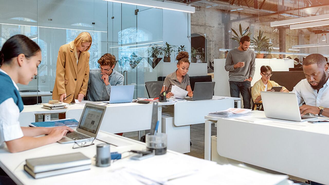 La ley de trabajo en casa aplicará para casos excepcionales y tiempos definidos. Una vez terminen, los empleados deberán regresar a las oficinas.