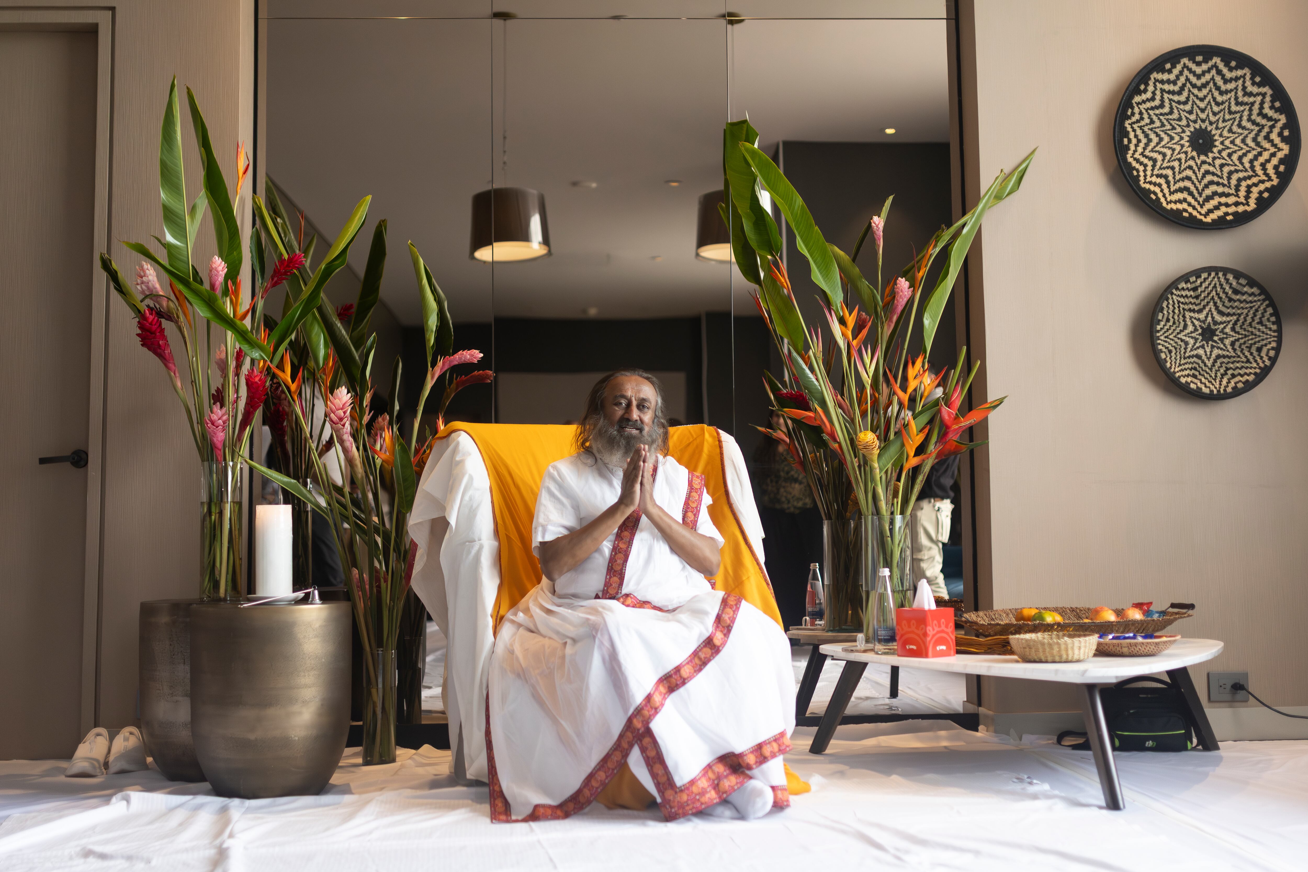 Gurudev Sri Sri Ravi Shankar es un líder espiritual humanitario mundial y embajador de paz.
Día mundial del Yoga