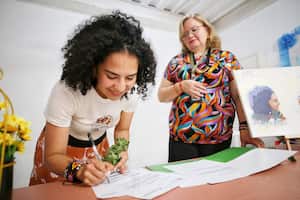 Durante el acto, la nueva subdirectora, Adriana Velásquez, señaló que van a "trabajar por la felicidad de los niños-as es nuestro mayor indicador. Es posible alcanzar un país es paz".