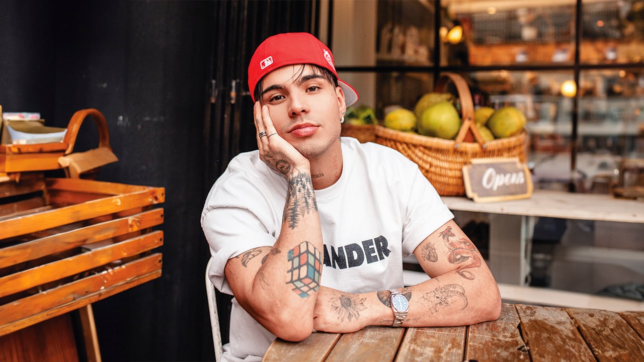 Sebastián Villalobos inició creando contenido en YouTube en 2011. Hoy acumula más de 10 millones de seguidores en Instagram y más de 3 millones en TikTok.