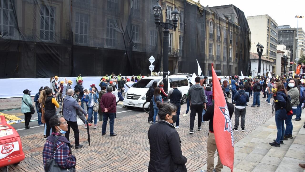 Protestas Maestros en la Plaza de Bolívar de Bogotá. Semana.