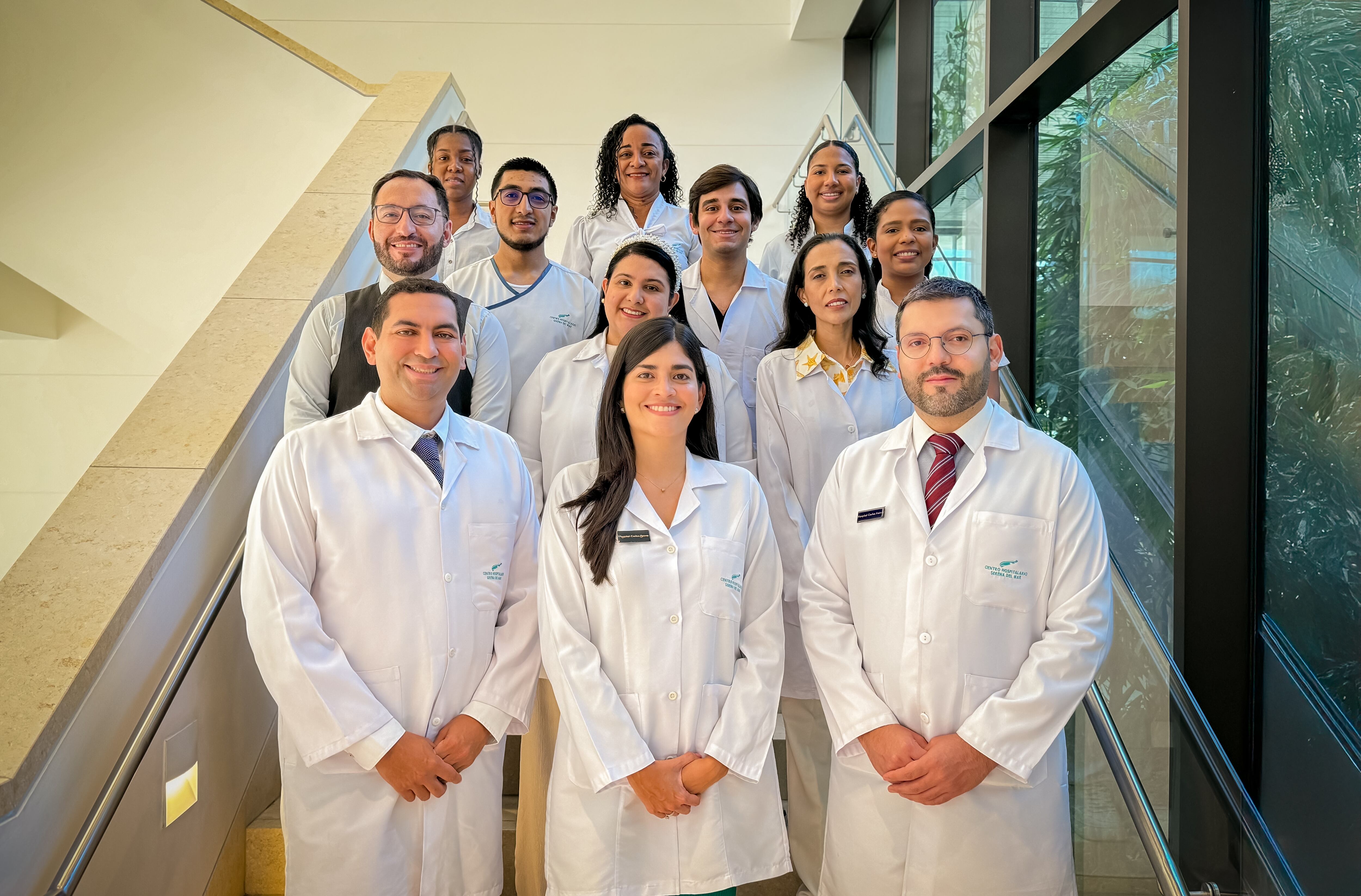 Equipo multidisciplinario del Instituto de Cáncer del Hospital Serena del Mar.