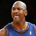 1 –Michael Jordan cobra alrededor de 85 millones de euros gracias a su principal patrocinador, Nike.