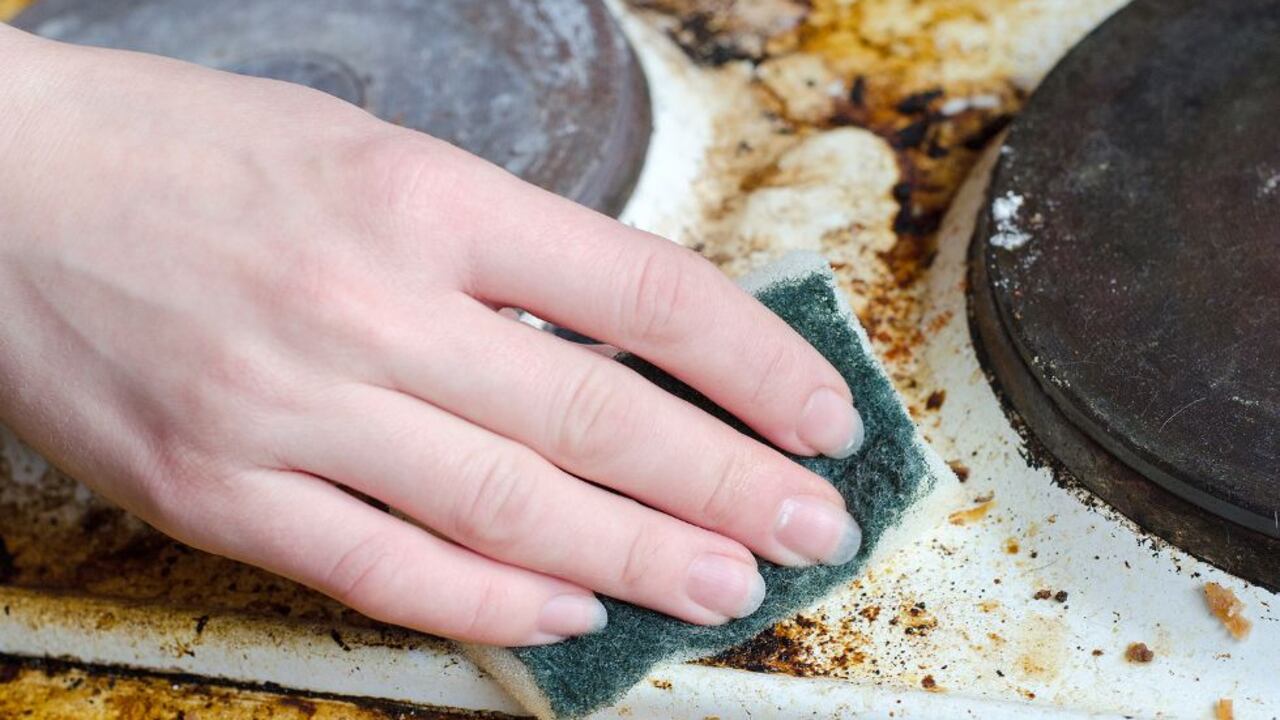 Esta mezcla casera es una alternativa efectiva y económica a los productos comerciales para limpiar la estufa.