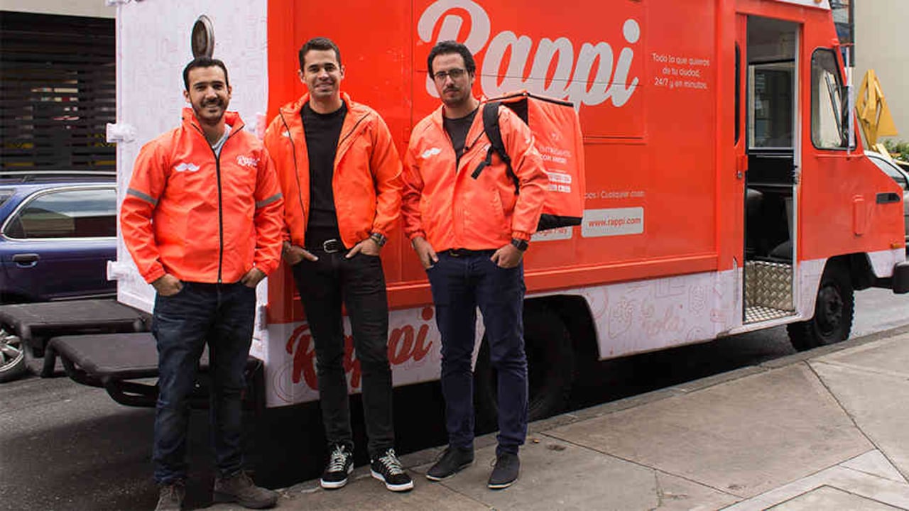 Simón Borrero estudió Administración y tiene 34 años; Sebastián Mejía estudió negocios y tiene 33; y Felipe Villamarín, economía y tiene 30.